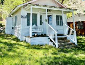 Exterior 2 Tioga Lodge At Mono Lake