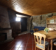 Bedroom 5 Pet Friendly Barbecue Gerês Mystay