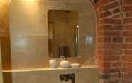 In-room Bathroom 7 The Hyde Dovecote Kinver