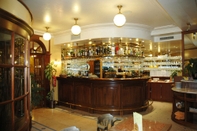 Bar, Cafe and Lounge Hotel La Porte de FRance