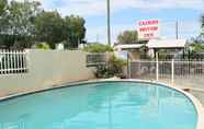 สระว่ายน้ำ 2 Cairns motor Inn