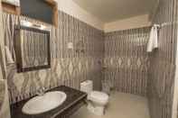 In-room Bathroom Hotel Nirmal Chhaya