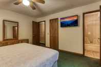 Kamar Tidur Pinecrest Townhomes