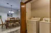 Layanan Hotel Pinecrest Townhomes
