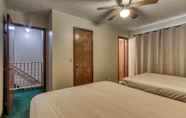 Kamar Tidur 4 Pinecrest Townhomes