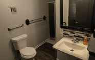 In-room Bathroom 4 Southern Luxury Suites at winder