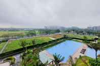 Swimming Pool Nice And Restful 2Br At Sky House Bsd Apartment