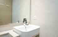 In-room Bathroom 2 Best Choice And Strategic Studio At Gold Coast Apartment Near Pik