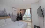 ห้องนอน 3 Luxury And Strategic 1Br Apartment At The Empyreal Epicentrum