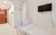 Kamar Tidur 6 Cozy Living Studio Room At Sky House Bsd Apartment