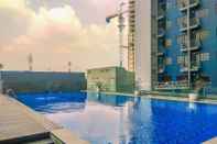 Swimming Pool Comfortable And Strategic Studio Apartment Evenciio Margonda