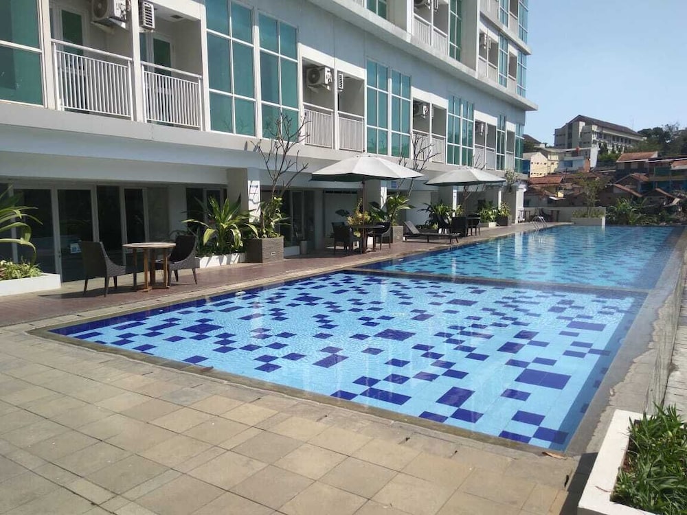 Swimming Pool Cozy Studio Corner Room At Taman Melati Jatinangor Apartment