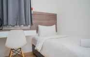 ห้องนอน 5 Nice And Homey 2Br At Sky House Bsd Apartment