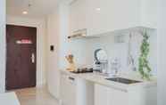 ห้องนอน 7 Nice And Homey 2Br At Sky House Bsd Apartment