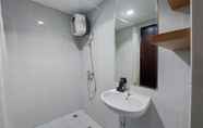 In-room Bathroom 5 Elegant And Comfy Studio Casa De Parco Apartment Near Ice Bsd