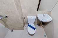 Toilet Kamar Nice And Modern Studio At Transpark Bintaro Apartment