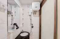 Toilet Kamar Well Furnished Studio Apartment At Sky House Bsd