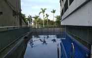 Swimming Pool 4 Homey Furnished Studio At Beverly Dago Apartment