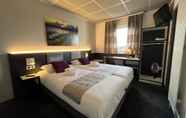 Bedroom 6 Brit Hotel Le Vesoul
