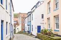 Exterior Harbour Cottage in Staithes