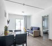 Others 4 Sanders Rio Gardens - Compact 1-bedroom Apartment With Shared Pool and Balcony