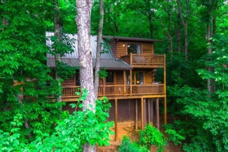 Exterior 4 Breezy Mountain View-hot tub and Fishing