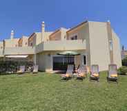 Luar Bangunan 4 3-bed Townhouse With Pool in Albufeira Balaia