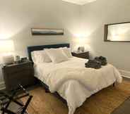 Kamar Tidur 7 Dogwood at Main & Pine