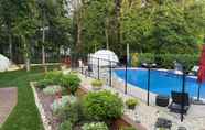 Swimming Pool 2 Stay549