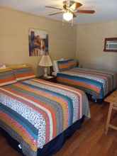 Phòng ngủ 4 Cedar Falls Motel