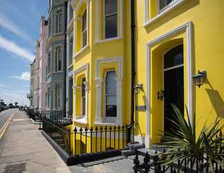 Exterior 2 The Nest - 1 Bedroom Apartment - Tenby