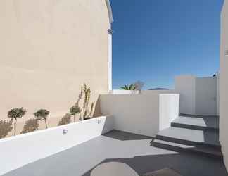 Exterior 2 Cycladic Suites