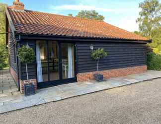 Exterior 2 Brundish, Suffolk Barn, 2 Bed Idyllic 6 Acres