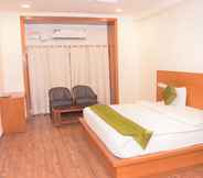 Bedroom 7 Clarks Inn Express Baddi