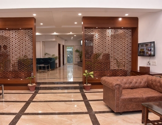 Lobby 2 Clarks Inn Express Baddi