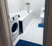 Toilet Kamar 2 Eagle Town- Free pick up from Airport