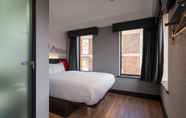 Kamar Tidur 3 easyHotel Dublin City Centre