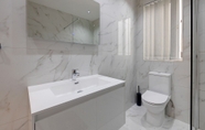 In-room Bathroom 6 Deluxe Apartment Steps to St George's Bay