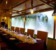 Restaurant 7 Clarks Inn Express Sirkazhi