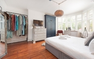 Bedroom 2 Stunning one Bedroom Flat With Large Terrace in Chiswick by Underthedoormat