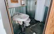 Toilet Kamar 5 Starlight Camp Olympic