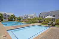 Kolam Renang Winelands Golf Lodges 29