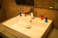 In-room Bathroom Petra Hotel Tuzla