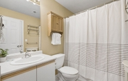 In-room Bathroom 5 Spring Creek Escape