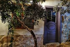 Bangunan My Stone Inn