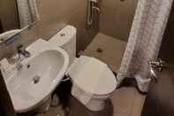 Toilet Kamar One Cristina Suites