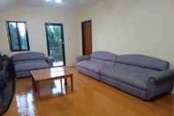 Ruang untuk Umum Charming and Relaxing 7-bed House in Mati City,