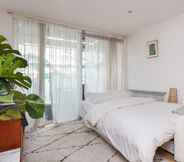 Phòng ngủ 5 Fantastic 1 Bedroom Apartment in East London With Balcony