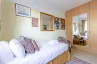 Kamar Tidur Stylish 2 Bedroom Apartment in Peaceful Richmond