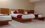 Bedroom 6 Hotel Lux Inn